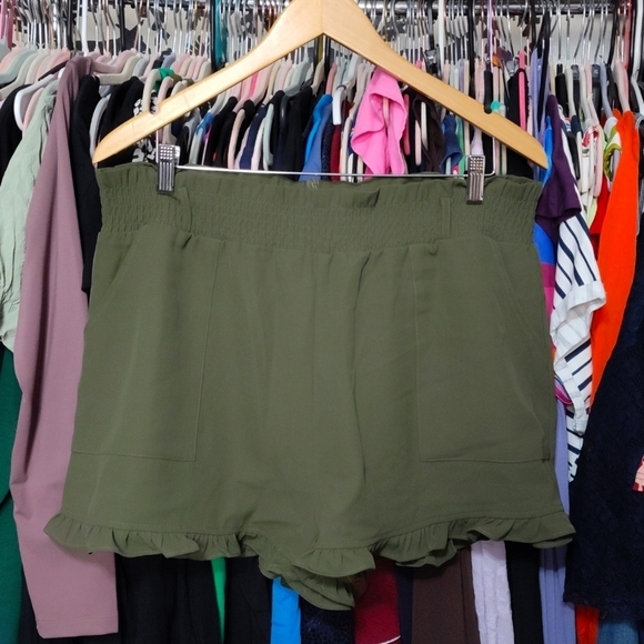 NWT High Rise Paperbag Short in Olive  XL - Picture 2 of 5